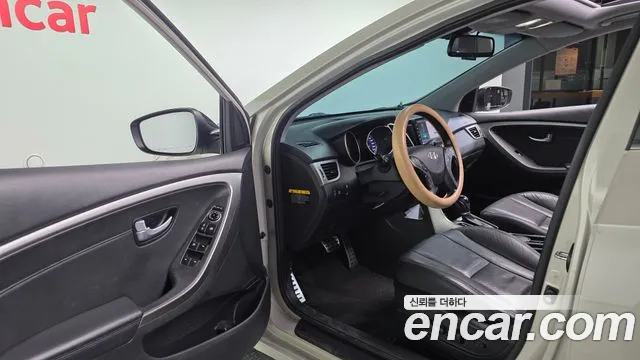 Hyundai i30 2013 thumb 10
