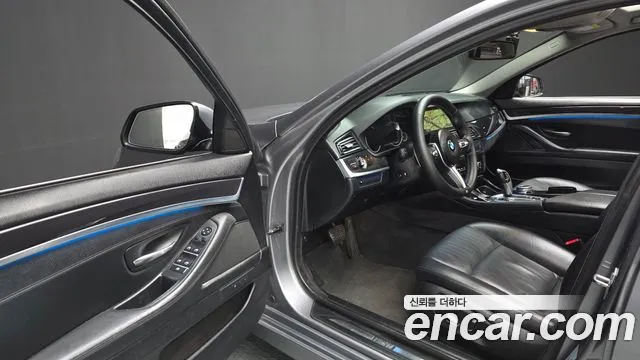BMW 5-Series 2015 thumb 10