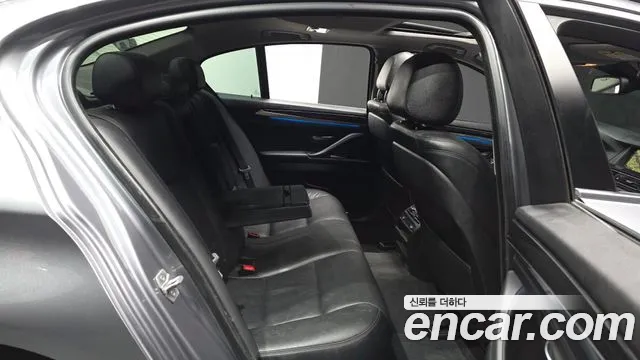 BMW 5-Series 2015 thumb 12