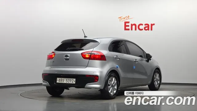Kia Pride 2016 thumb 2