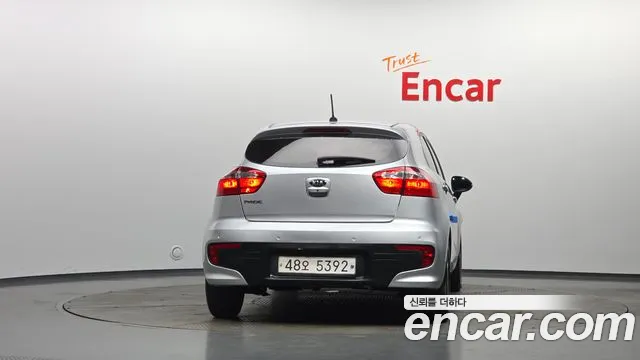 Kia Pride 2016 thumb 4
