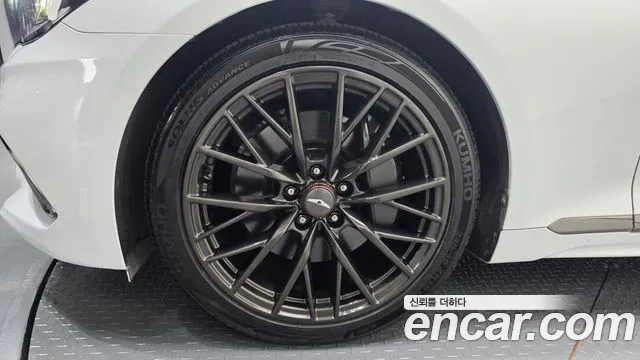 Genesis G80 2019 thumb 4