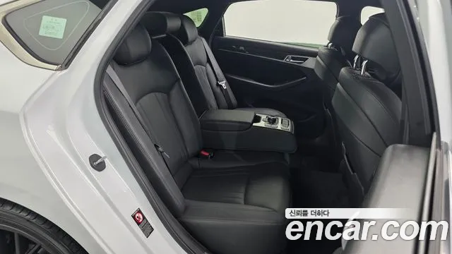 Genesis G80 2019 thumb 10