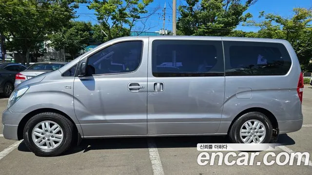 Hyundai Starex 2017 thumb 3