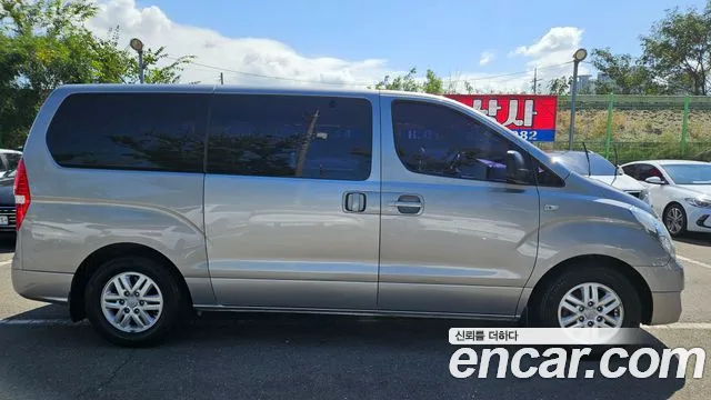Hyundai Starex 2017 thumb 4