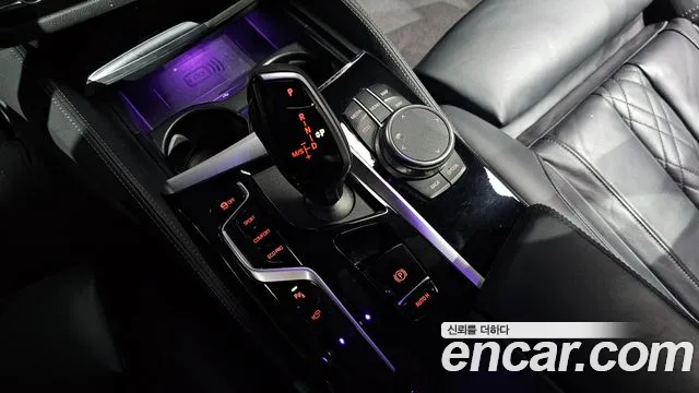 BMW 5-Series 2021 thumb 9