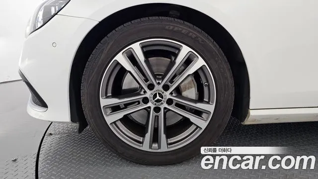 Mercedes-Benz E-Класс 2021 thumb 5