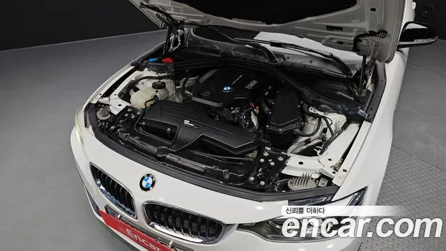 BMW 4-Series 2018 thumb 5