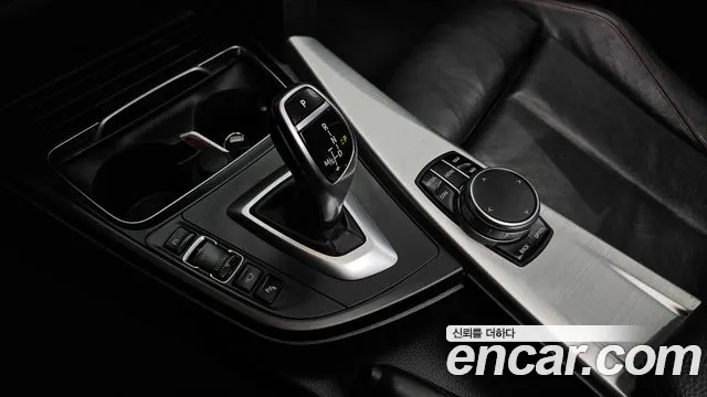 BMW 4-Series 2018 thumb 8