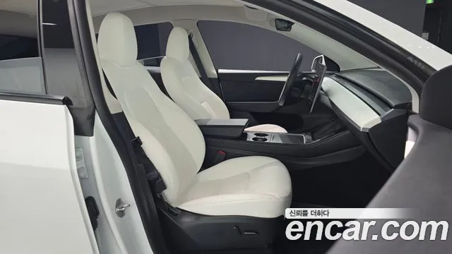 Tesla Model Y 2023 thumb 9