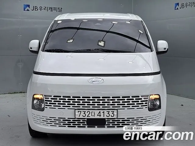 Hyundai Staria 2021 thumb 2