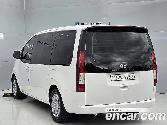 Hyundai Staria 2021 thumb 5