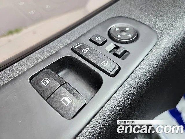 Hyundai Staria 2021 thumb 9