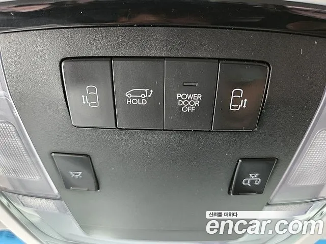 Hyundai Staria 2021 thumb 11