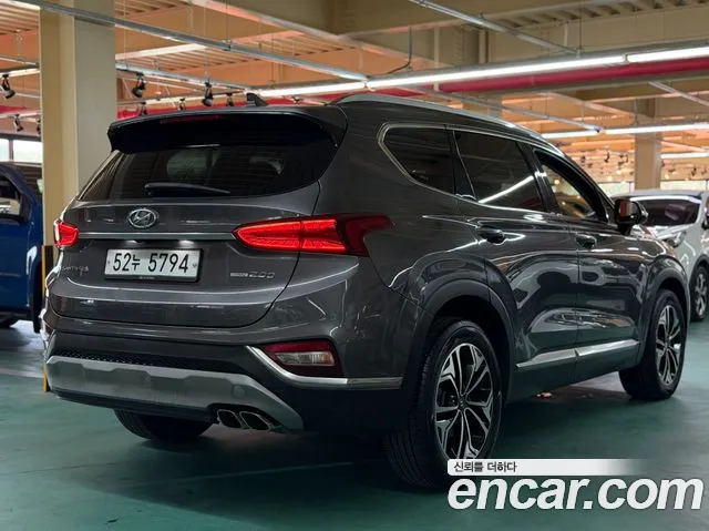 Hyundai Santa Fe 2018 thumb 2