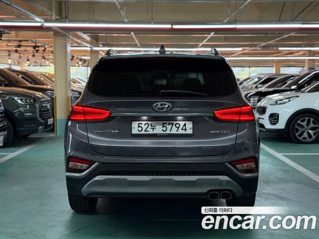 Hyundai Santa Fe 2018 thumb 4