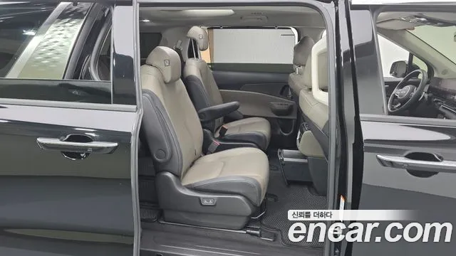 Kia Carnival 2024 thumb 11