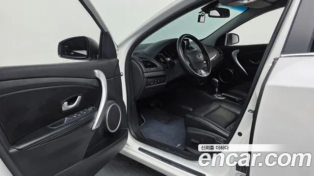 Renault-KoreaSamsung Fluence 2011 thumb 10