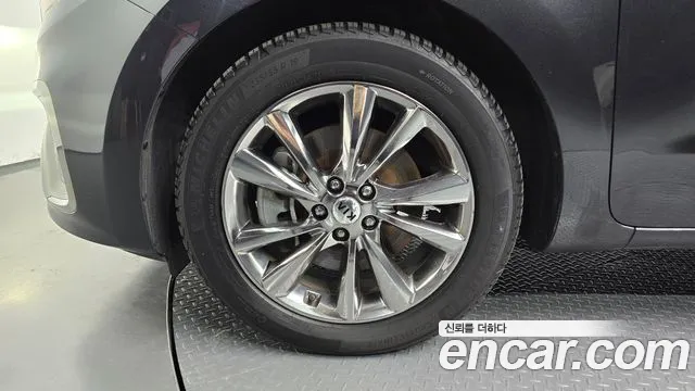 Kia Carnival 2018 thumb 5