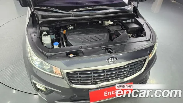Kia Carnival 2018 thumb 6