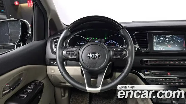 Kia Carnival 2018 thumb 12