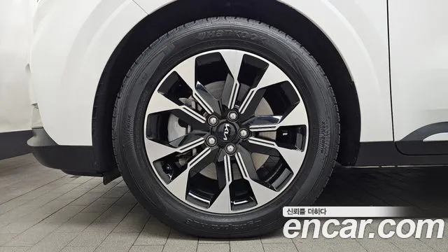 Kia Carnival 2023 thumb 5