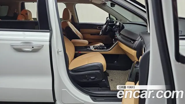 Kia Carnival 2023 thumb 11