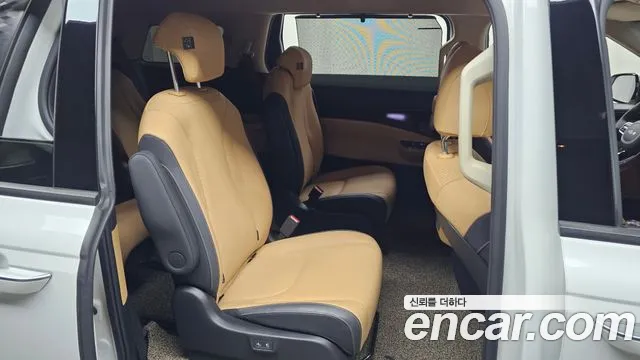 Kia Carnival 2023 thumb 12