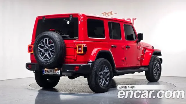 Jeep Wrangler 2024 thumb 2