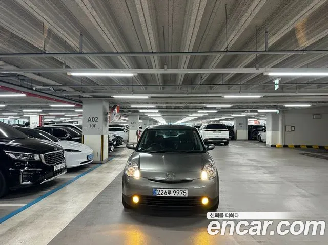 Mazda Verisa 2006 thumb 3