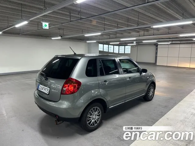 Mazda Verisa 2006 thumb 5
