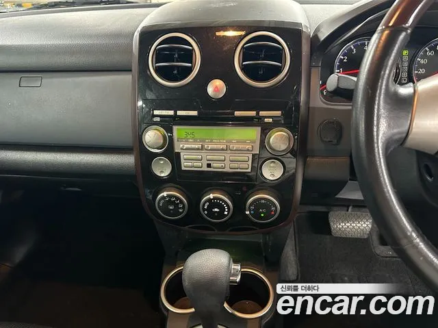 Mazda Verisa 2006 thumb 7