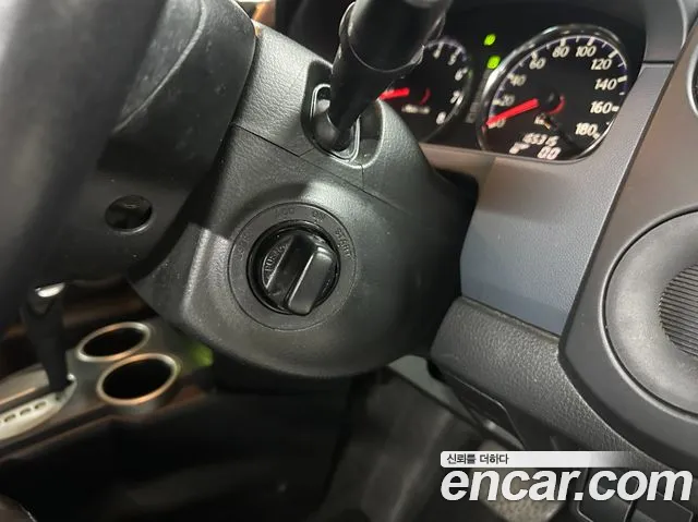 Mazda Verisa 2006 thumb 10