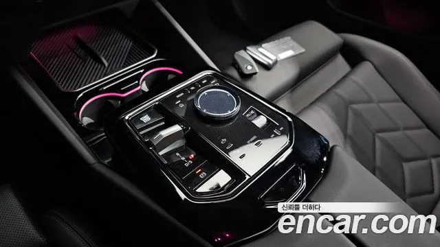 BMW 5-Series 2025 thumb 9