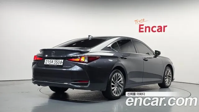 Lexus ES 2023 thumb 2