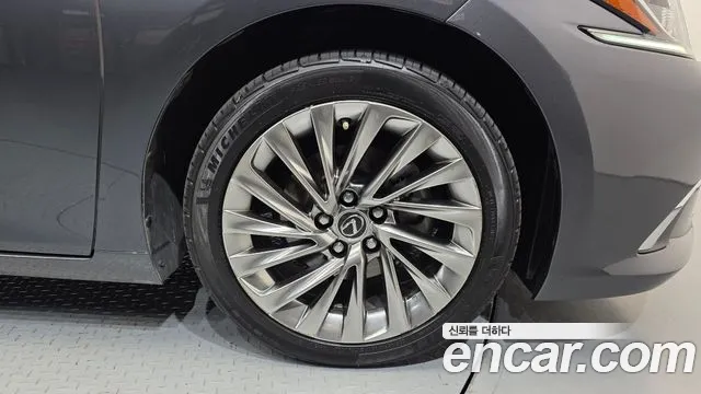 Lexus ES 2023 thumb 5