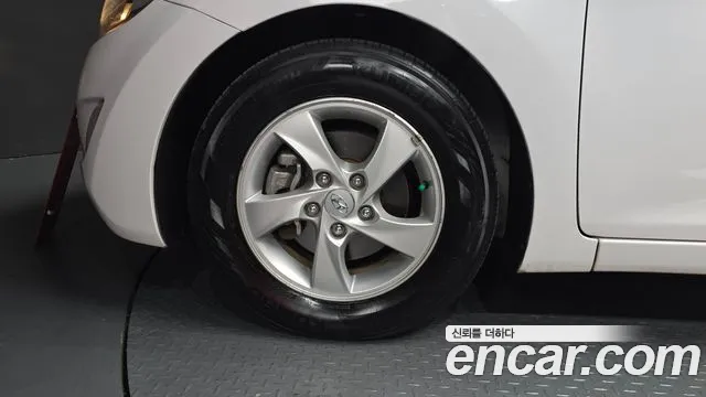 Hyundai Avante 2012 thumb 5