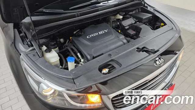 Kia Carnival 2015 thumb 6