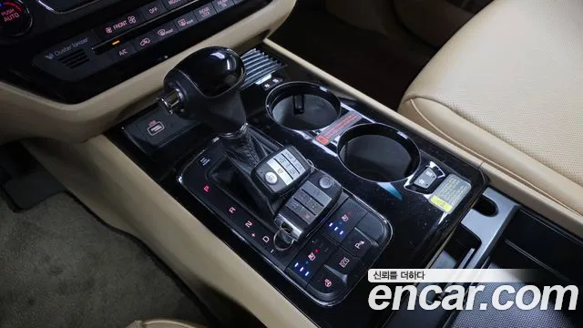 Kia Carnival 2015 thumb 9