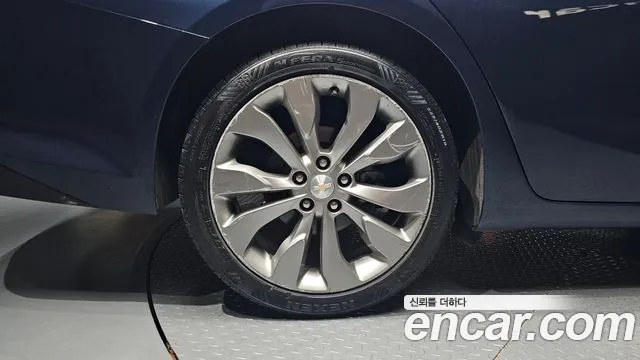 ChevroletGMDaewoo Malibu 2017 thumb 5