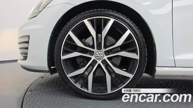 Volkswagen Golf Sportsvan 2016 thumb 5