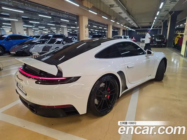 Porsche 911 2023 thumb 2