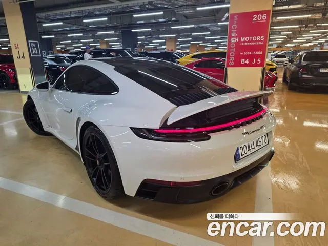 Porsche 911 2023 thumb 4