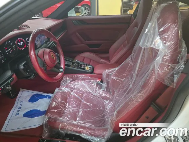 Porsche 911 2023 thumb 8