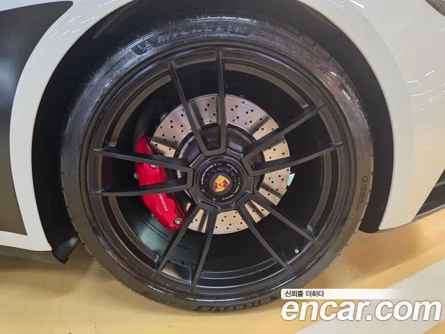 Porsche 911 2023 thumb 9