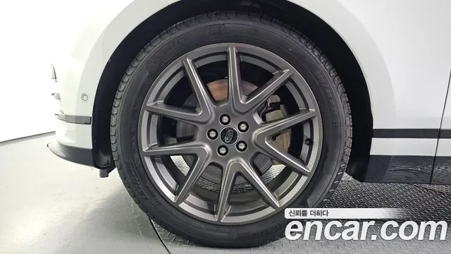 Land Rover Range Rover Velar 2024 thumb 5