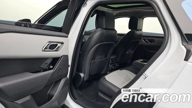 Land Rover Range Rover Velar 2024 thumb 11