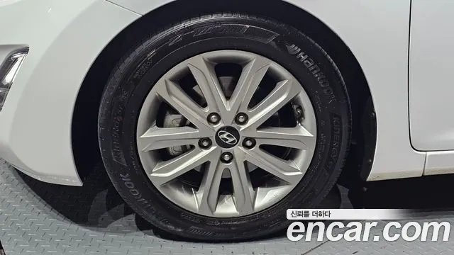Hyundai Avante 2015 thumb 5