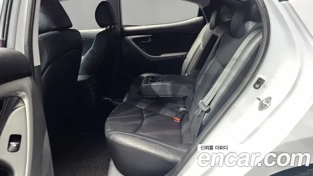 Hyundai Avante 2015 thumb 12
