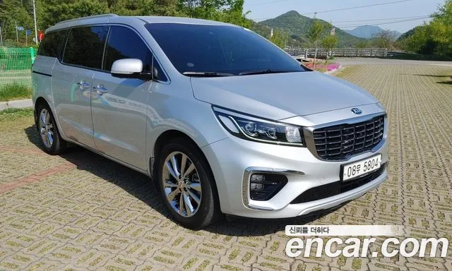 Kia Carnival 2018 thumb 3